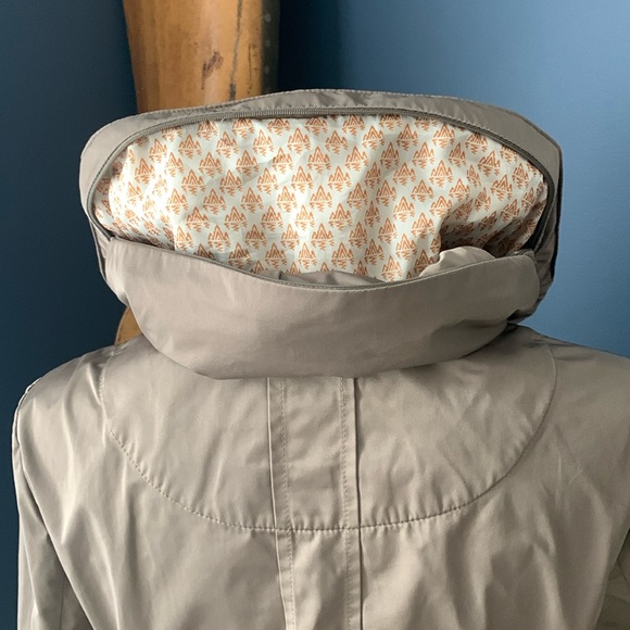 Rainforest water resistant jacket. Size XS - Picture 5 of 12